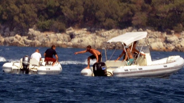 Denizin ortasında kaptansız kalan bot kâbus yaşattı