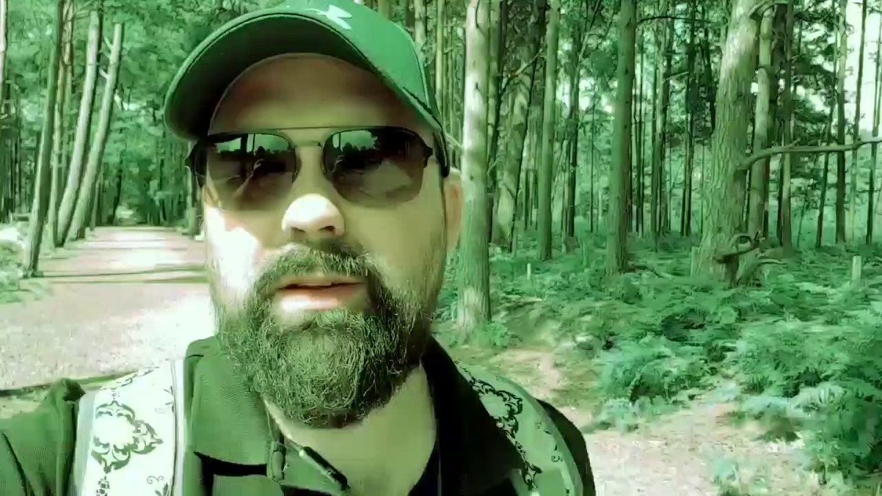 Exploring with The Don. #jurassicpark #dinosaur #exploring