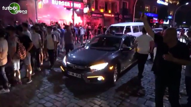 Trabzonspor taraftarı Galatasaray galibiyetini kutladı