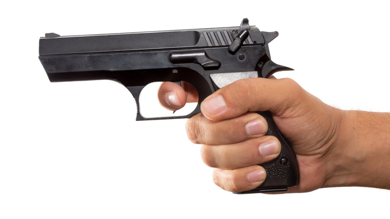 Off-Duty Cop Shoots Shoplifting Suspect Eleven Times