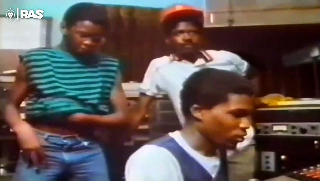 Evolución Musical - Hopeton 'Overton' Brown 'The Scientist' Meets Musical Youth At King Tubby's Studio