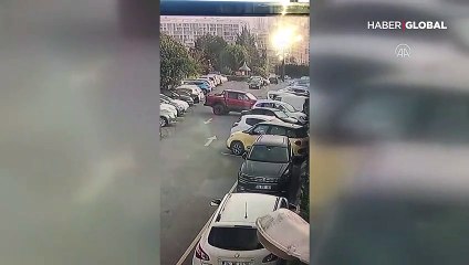 Küçükçekmece'de çaldığı arazi aracı ile 10 araca çarpıp bahçe duvarını yıkan şüpheli yakalandı