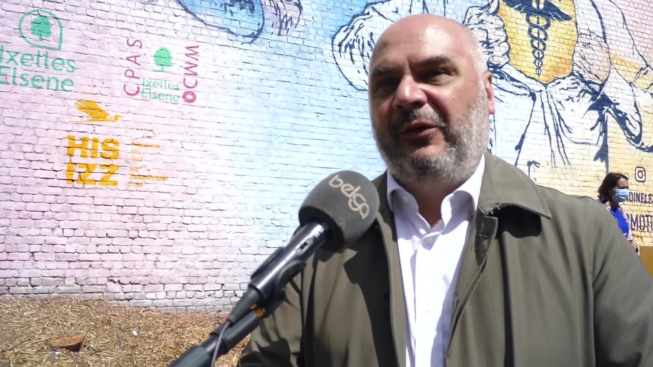 Interview du bourgmestre d'Ixelles Christos Dou...
