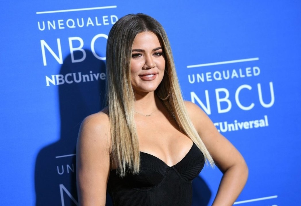 Khloé Kardashian Is Back to Brunette in These Birthday Party Pics