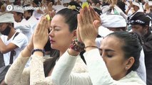 Bali holds mass prayers for reopening from coronavirus lockdown