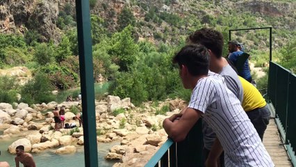 Kovid-19 mesafesi (fiziki mesafe)-Kapuz Kanyonu