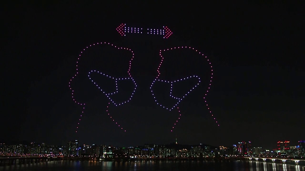 Cientos de drones en el cielo de Seúl para concientizar sobre coronavirus