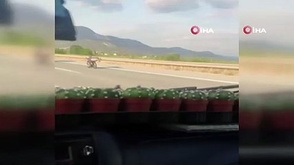 Otobanda görenleri şoke eden anlar...