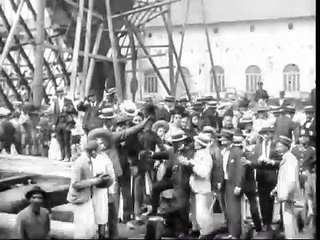 Après le lancement, sortie des invités et du public (Después de la botadura, salida de invitados y público) [1899]