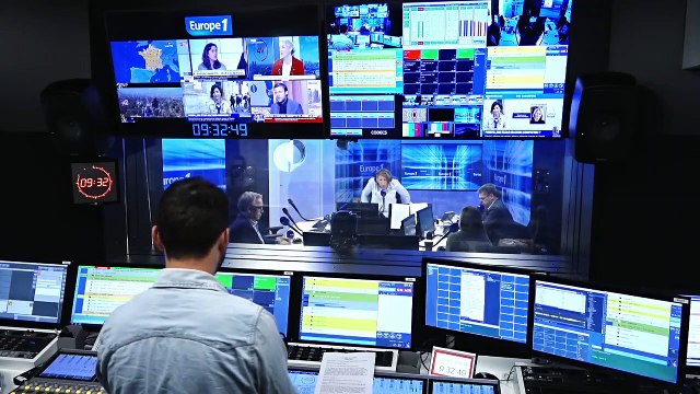 Remaniement : comment travaillent les journalistes politiques ?