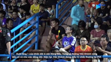 Xuân Mạnh và -Captain- Văn Khánh -truyền lửa- trên khán đài ngày SLNA đả bại Hà Nội FC - NEXT SPORTS