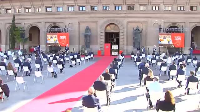 Zaragoza homenajea a las víctimas del coronavirus