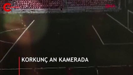 Futbolcunun üzerine yıldırım böyle düştü!