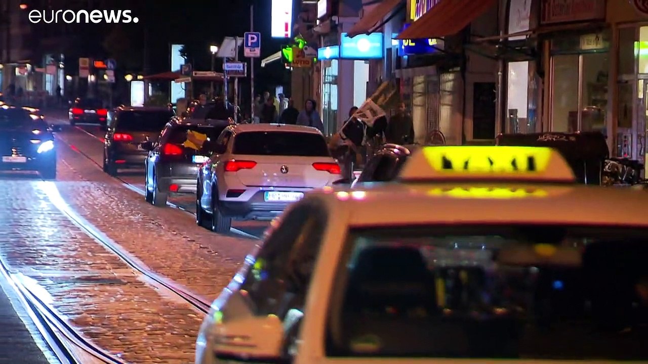 Werder-Fans feiern Klassenerhalt - Krawalle in Bremen und Heidenheim
