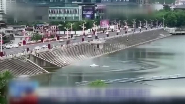 중국에서 대입 수험생 등 태운 버스 추락...21명 사망 / YTN