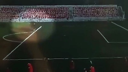 Futbolcunun üzerine yıldırım düştü
