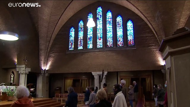 Группа ученых призывает ВОЗ признать, что коронавирус передается по воздуху