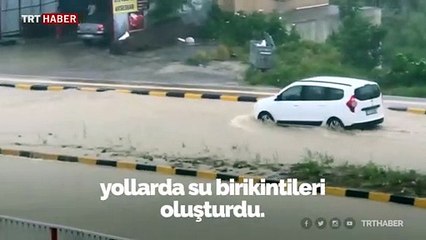 Bartın'da sağanak sürücüleri zorladı