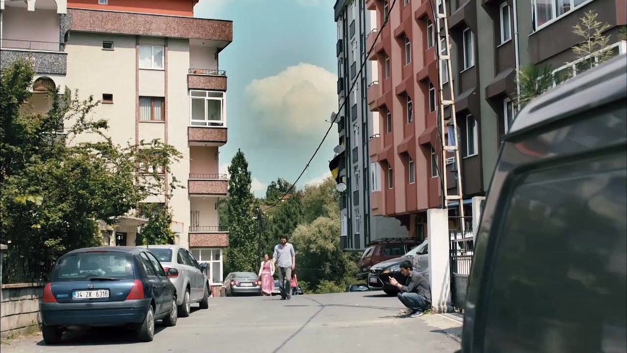 Kardeş Payı 18. Bölüm - Yeni bir güne başlayan Emrah!