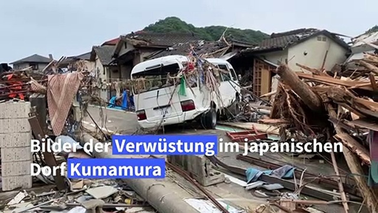 Unwetter verwüsten japanisches Dorf