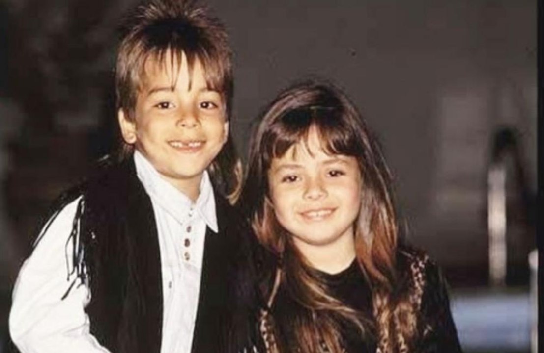 Junior Lima publica foto de infância com Sandy