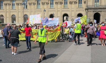 Fransa'da evsizler ve kiracılar lojman sorununu protesto etti