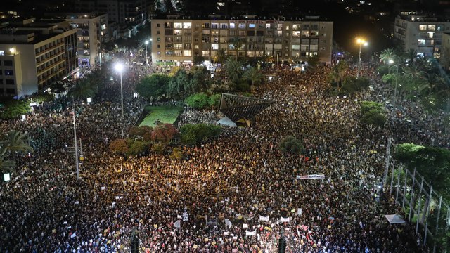 İsrail’de binlerce kişi Netanyahu hükümetini protesto etti