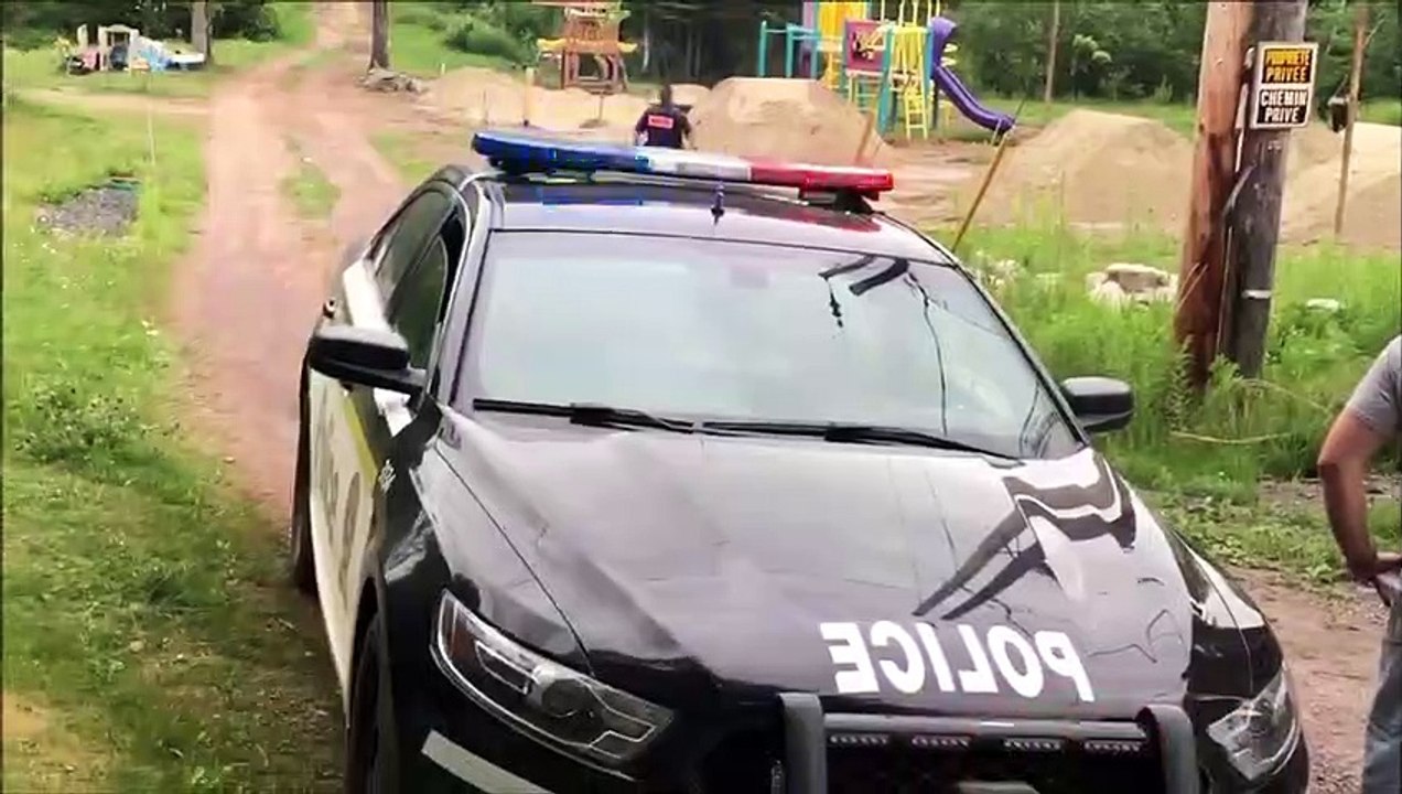 Un témoin de la chasse à l’homme visant à retrouver Martin Carpentier, 44 ans, a filmé l’impressionnant déploiement policier en cours dans un secteur boisé de Saint-Apollinaire