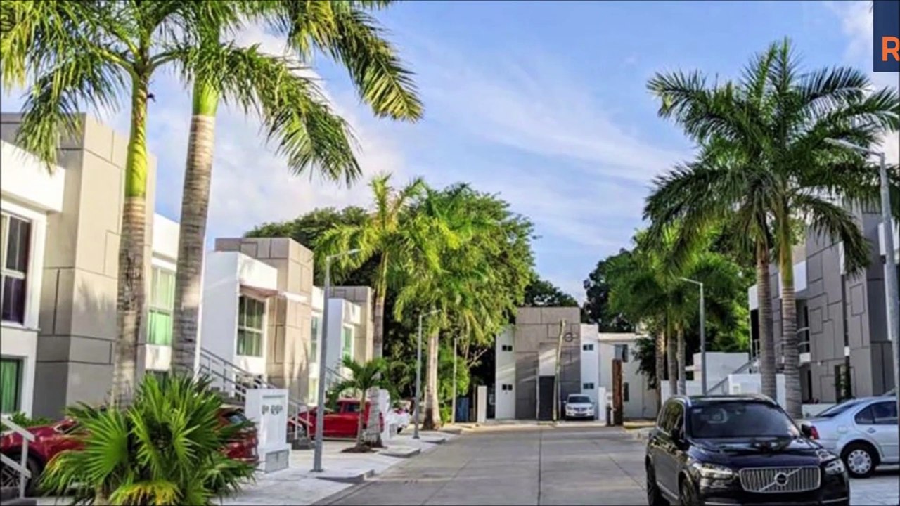 2 Bedroom Condo ( 700 Square Feet ) For Sale In Playacar Phase 2 Playa Del Carmen Q.R Mexico