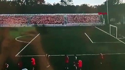 Son Dakika! Rus kalecinin üzerine yıldırım düştü | Video