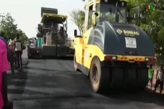 RTB/Visite des travaux de Réhabilitation de l’axe Gourcy-Ouahigouya par le Ministre des infrastructures