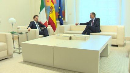Sánchez y Conte se reúnen en La Moncloa