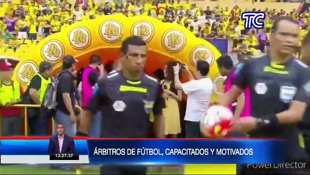 Árbitros de fútbol, capacitados y motivados para el reinicio del fútbol ecuatoriano.