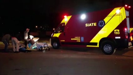 Mulher sofre acidente de moto em local em que moradores reclamam da sinalização