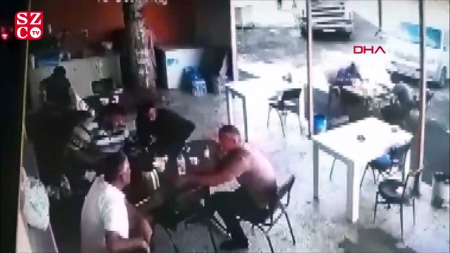 Freni boşalan TIR, lokantaya girdi, müşteriler son anda kurtuldu