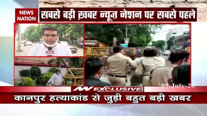 विकास दुबे की उज्जैन से गिरफ्तारी के बाद यूपी सीएम योगी आदित्यनाथ अधिकारियों से ले रहे जानकारी