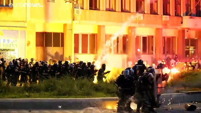 Белград: новые протесты против повторного карантина