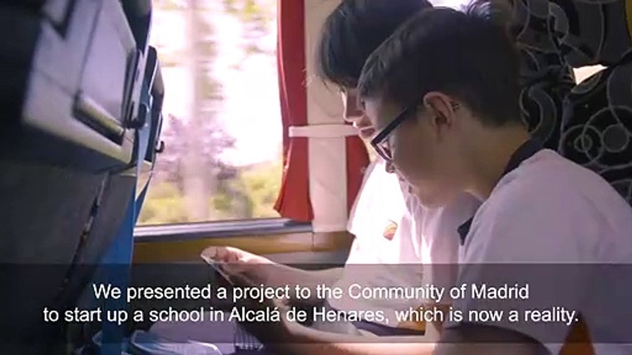 Opinión colegios Fundación Arenales, de Alfonso Aguiló - Fundación Arenales (English subtitles)