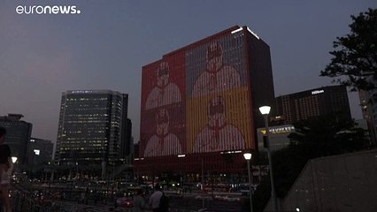 شاهد: عروض ضوئية في سيول إمتناناً لعمال الصحة الذين واجهو فيروس كورونا المستجد