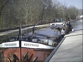 Croisement sur le canal magistral de la Marne à la Saône