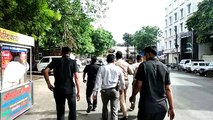 चिल्ला रहा था कानपुर वाला विकास दुबे, एमपी पुलिस के जवान ने मारा एक झापड़, देखिए वीडियो