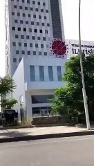 Tuncay Özkan'dan İletişim Başkanlığına 'Biz Bize Yeteriz' göndermesi: Boya, badana, taşınma için vatandaşa SMS ya da IBAN atacak mısınız?