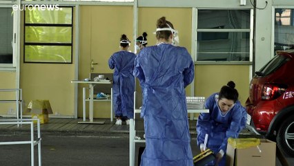 Ανησυχία από τα κρούσματα σε ελληνικούς τουριστικούς προορισμούς