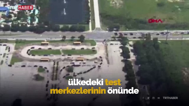 ABD'liler koronavirüs testi için uzun kuyruklarda bekliyor