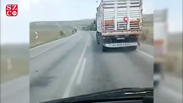 Kamyon sürücüsü ambulansa yol vermedi, saatte 130 kilometre hızla yarışa girdi