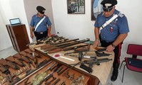 Santa Maria CV (CE) - Decine di armi e migliaia di munizioni in casa di un 63enne (09.07.20)
