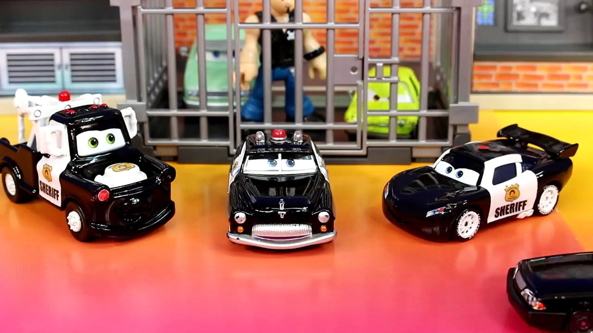Disney / Pixar Cars Cars 3 Sheriff, Mater & Lightning McQueen