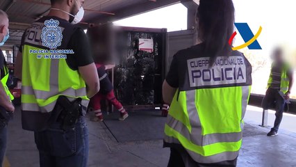 Dos detenidos en Utrera tras caer una red criminal de contrabando de tabaco