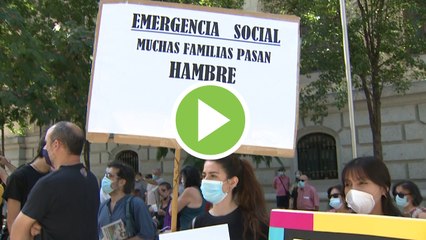 Los denominados "colas del hambre" exigen un plan de emergencia social