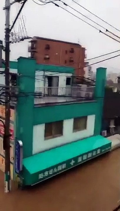 Inundaciones dejan casas y vehículos bajo el agua  en Hitoyoshi Japón, 4 de Julio 2020.